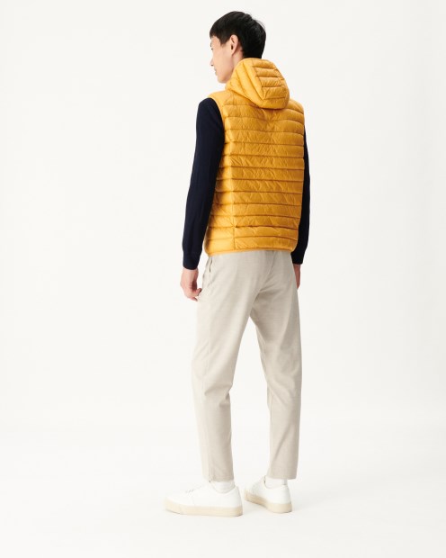 Plumífero Sin Mangas Con Capucha Amarillo Mostaza Pat Jott